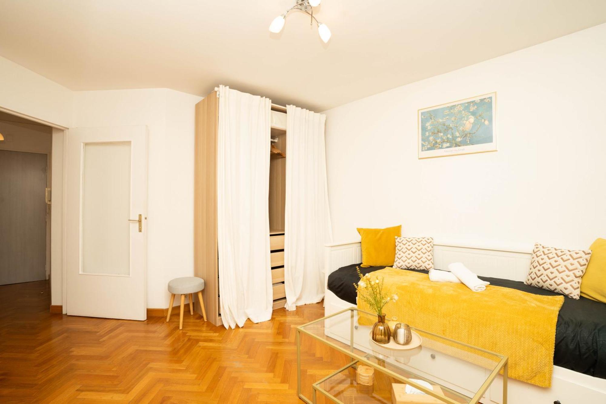 Studio Cosy - Asnieres Luaran gambar
